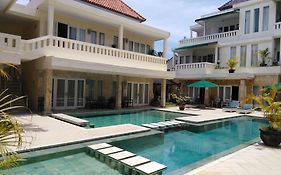 Bali Court Hotel&Apartment